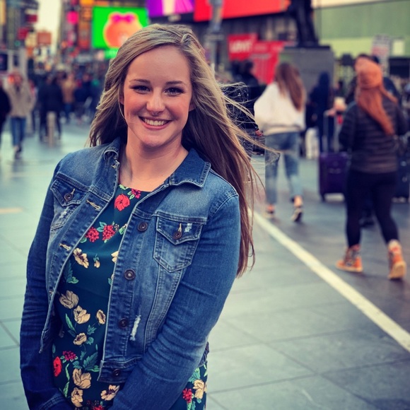 Meet your Posher, Mackenzie - Picture 1 of 1